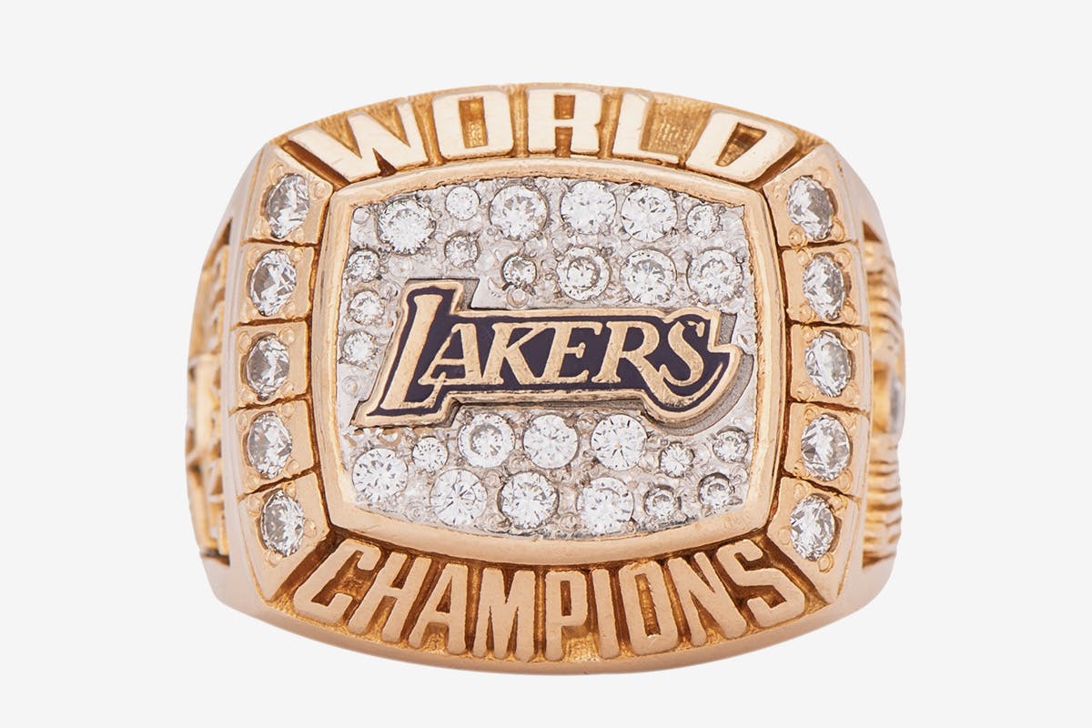 How many championship rings does kobe bryant have clearance